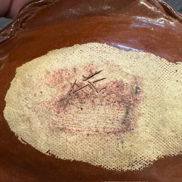 Handcrafted Ceramic Fish-Shaped Tray With Unique Glaze Design - Picture 4 of 8